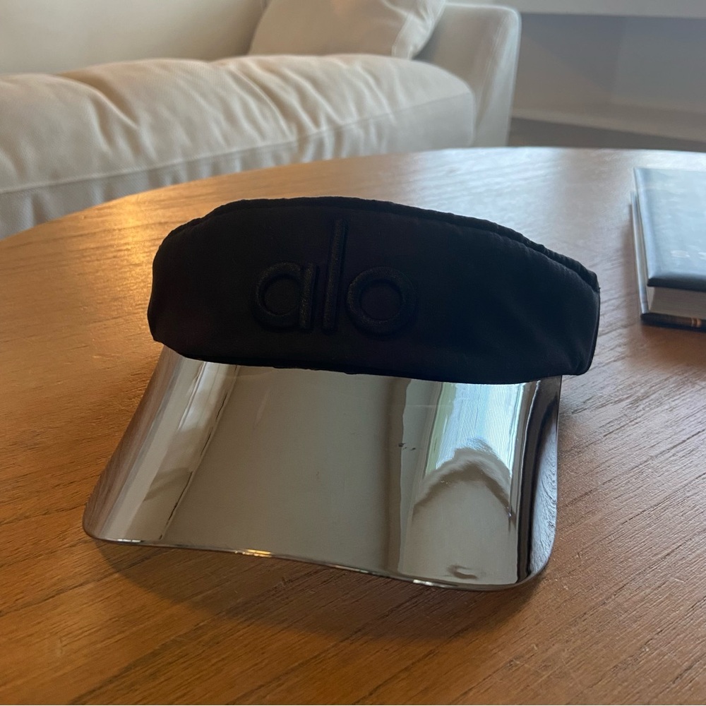 ALO Yoga Airlift Solar Visor black - Picture 3 of 6
